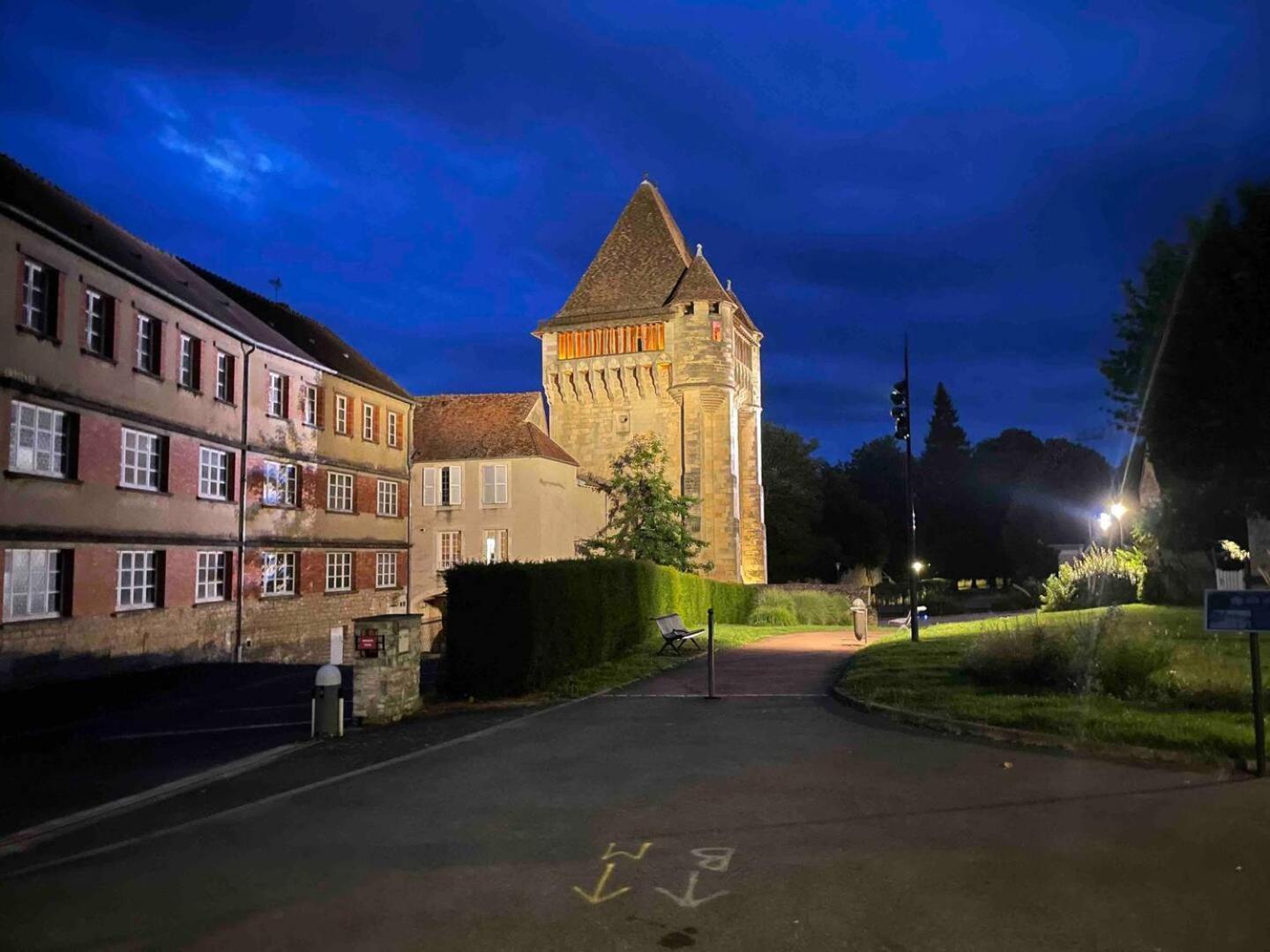 "Au Centre De Nevers" Hyper Centre Ville De Nevers, Proche Gare, Spacieux & Calme Zewnętrze zdjęcie